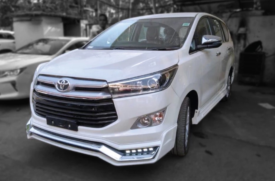 Toyota Innova Tithum Body Kit